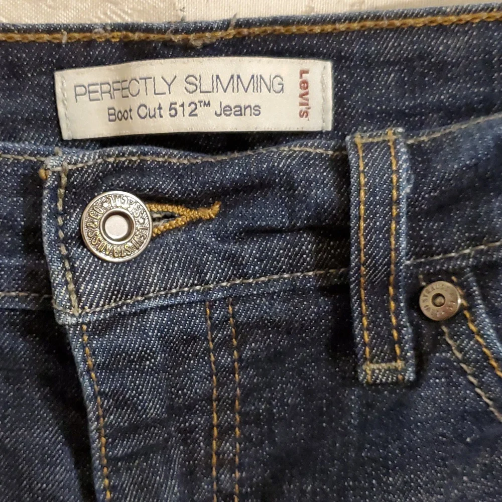 SZ. 8M WOMEN'S LEVI'S PERFERCTLY SLIMMING BOOT CUT 512 JEANS - Picture 2 of 9